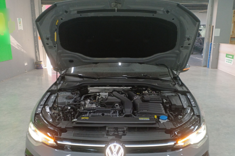 大众 高尔夫 2025款 300TSI R-Line机舱底盘24