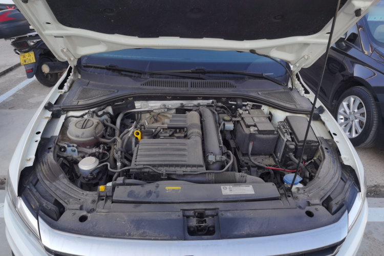 大众 朗逸 2019款 两厢 200TSI DSG舒适版 国VI机舱底盘24