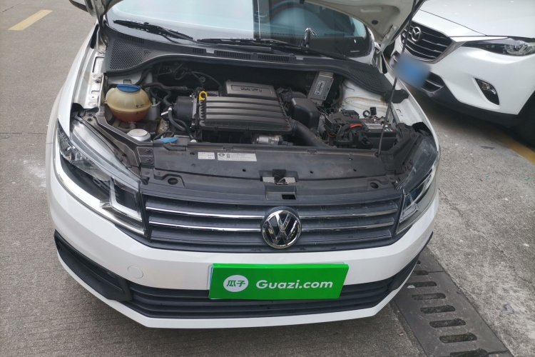 大众 桑塔纳 2021款 1.5L 自动风尚版机舱底盘24