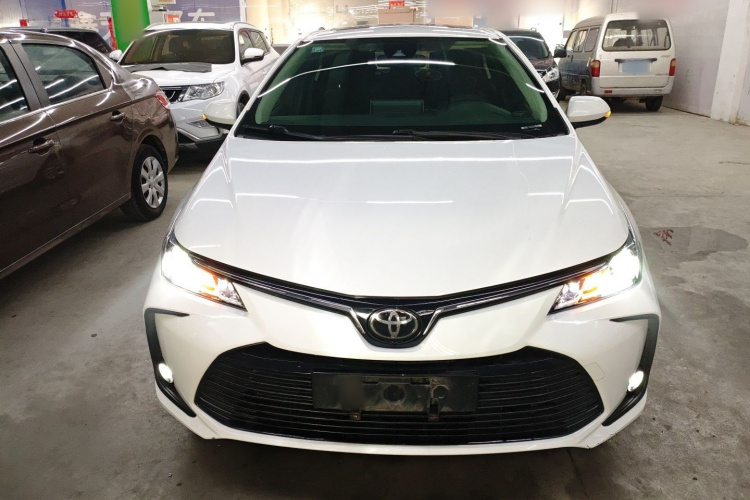 丰田 卡罗拉 2019款 1.2T S-CVT GL-i精英版车身外观2