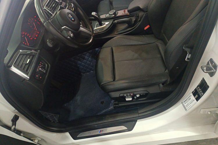 宝马3系 2019款 320Li M运动套装中控内饰19