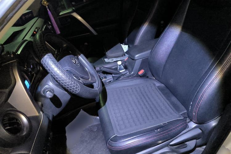 丰田 RAV4荣放 2016款 2.0L CVT两驱风尚版 国V中控内饰19