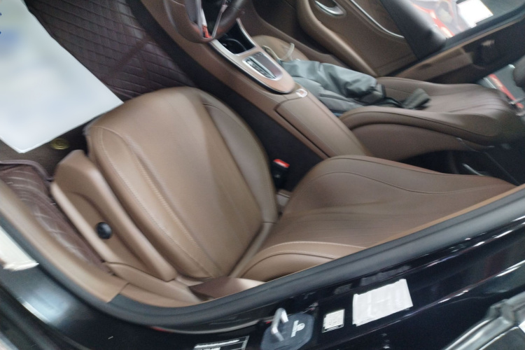 奔驰E级 2023款 改款 E 300 L 时尚型局部细节19