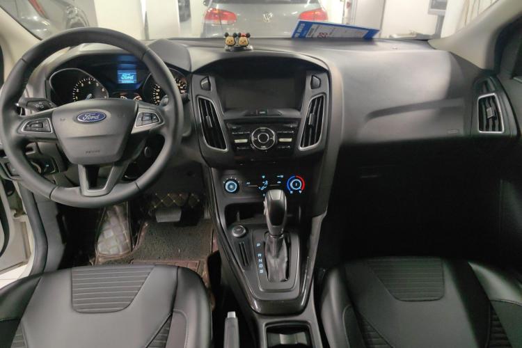 福特 福克斯 2018款 两厢经典 1.6L 自动风尚型智行版中控内饰12