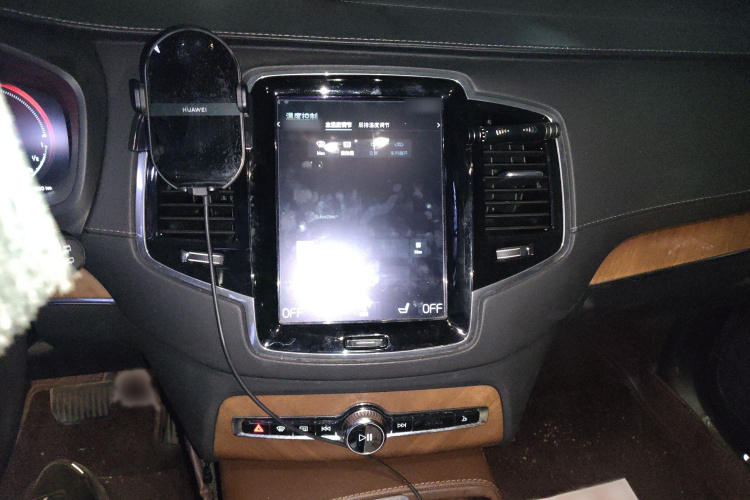 沃尔沃XC90新能源 2018款 E驱混动 T8 智尊版 7座局部细节16