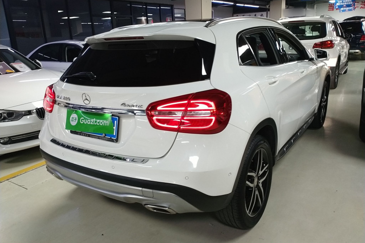奔驰GLA 2016款 GLA 220 4MATIC 时尚型车身外观7