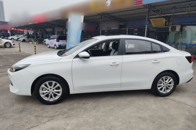 荣威i5 2026款 1.5L CVT豪华版车身外观4