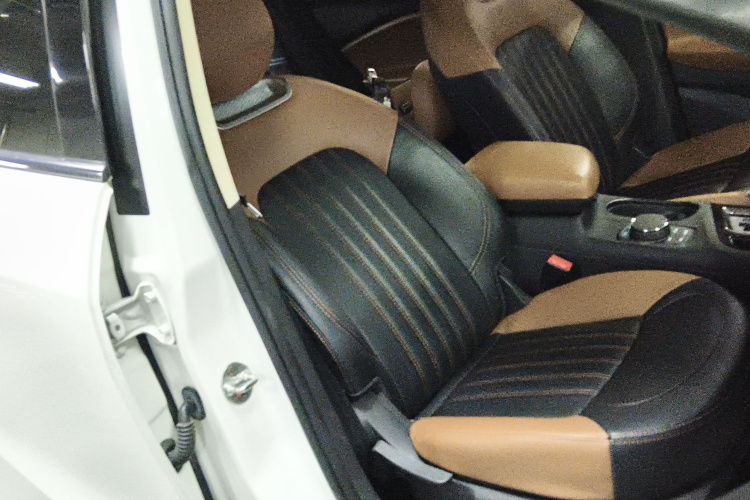 东南DX7 2017款 1.5T 自动荣耀版局部细节41