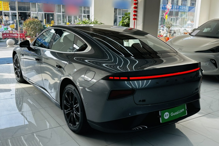 小鹏P7 2020款 562E性能版车身外观6002