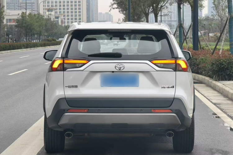 丰田 RAV4荣放 2022款 2.0L CVT两驱风尚版车身外观6002