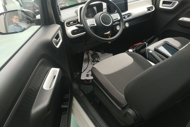 五菱汽车 宏光MINIEV 2024款 第三代 215km 进阶版中控内饰7003