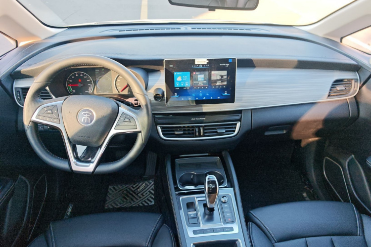 比亚迪 宋MAX新能源 2019款 DM 1.5T 智联致进型 6座 国VI中控内饰7003