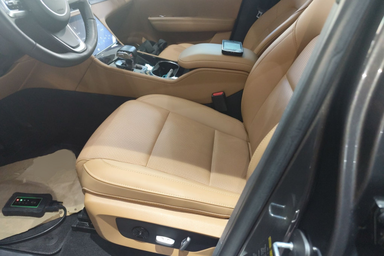 理想汽车 理想ONE 2021款 增程6座版中控内饰19