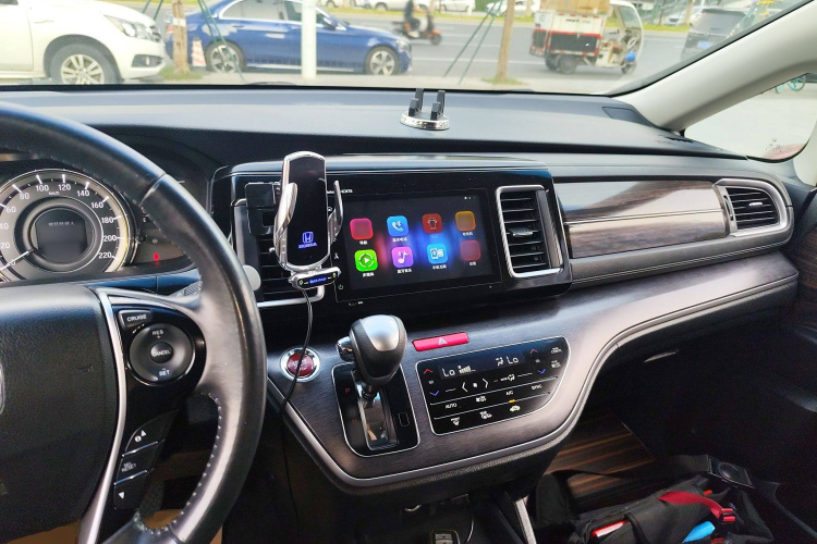 本田 艾力绅 2016款 2.4L 豪华版中控内饰7002