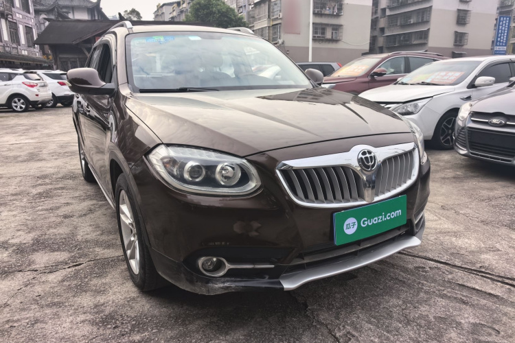 中华V5 2012款 1.5T 自动两驱运动型车身外观3