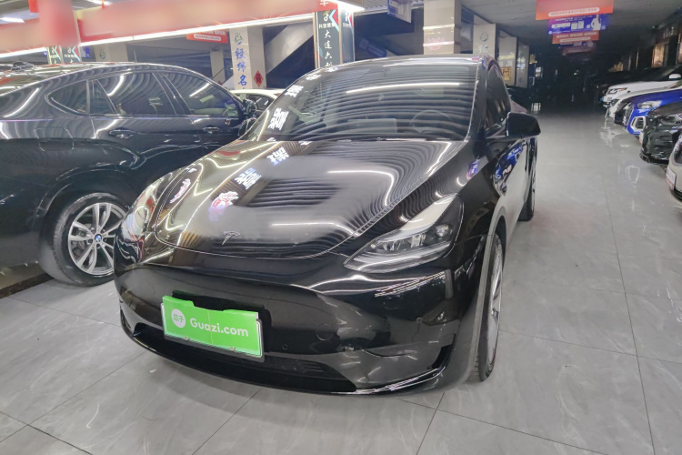 特斯拉 Model Y 2022款 改款 后轮驱动版车身外观1