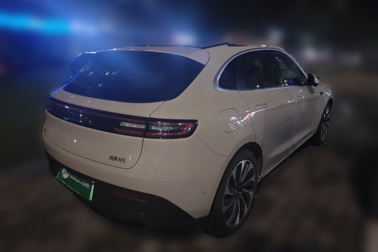 鸿蒙智行 问界M5 2023款 增程后驱智驾版车身外观6005