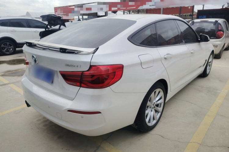 宝马3系GT 2018款 320i 时尚型车身外观6005