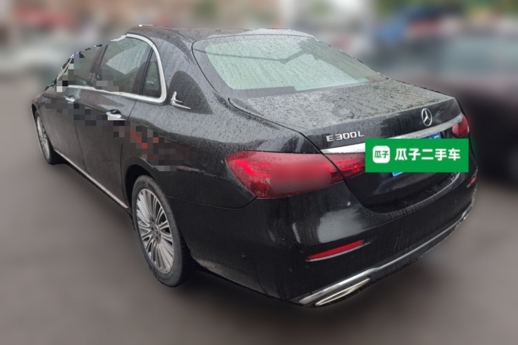 奔驰E级 2022款 改款三 E 300 L 时尚型车身外观5