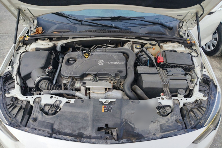 别克 君威 2017款 20T 精英型机舱底盘24