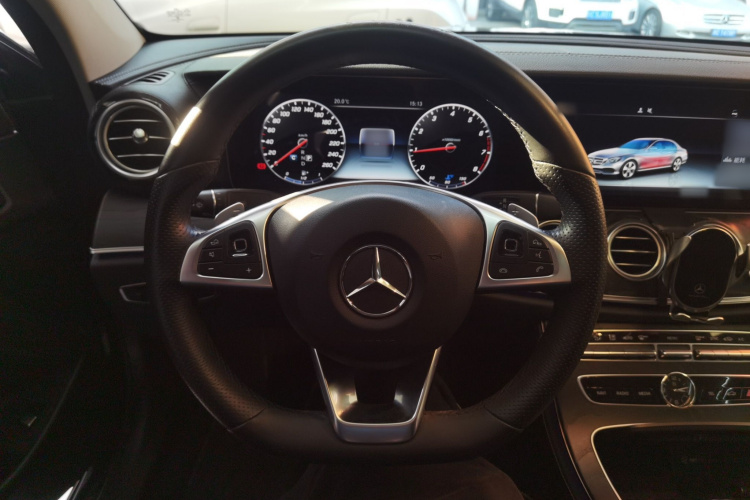 奔驰E级 2018款 改款 E 300 L 运动豪华型局部细节13