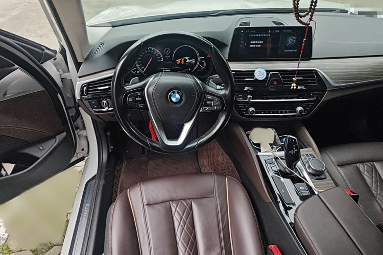 宝马5系 2018款 530Li 领先型 豪华套装局部细节13