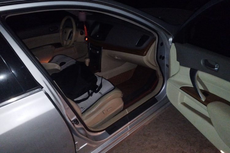 日产 天籁 2011款 2.5L XL领先版局部细节9005