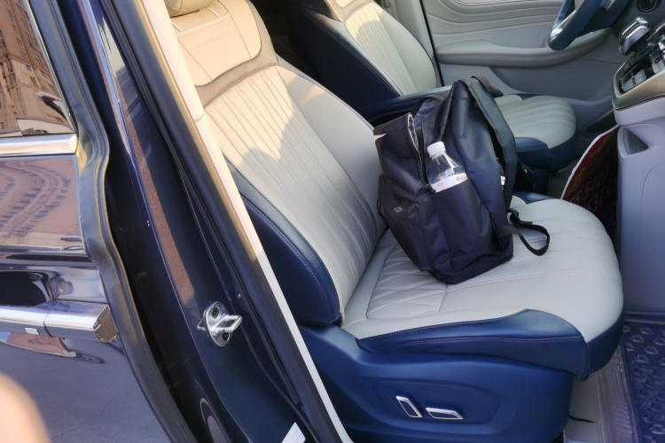 荣威iMAX8 2021款 400TGI Supreme系列尊荣版局部细节41