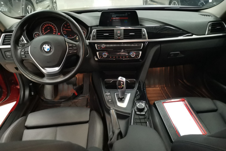 宝马3系 2018款 320Li 时尚型中控内饰7002