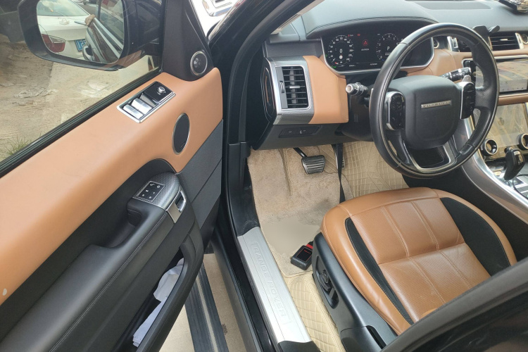 路虎 揽胜运动版 2020款 3.0 L6 HSE DYNAMIC中控内饰7003