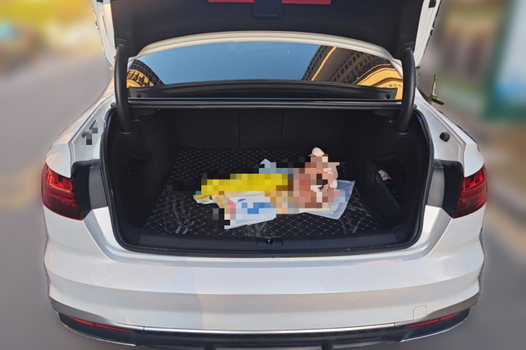 奥迪A4L 2022款 40 TFSI 时尚动感型中控内饰23