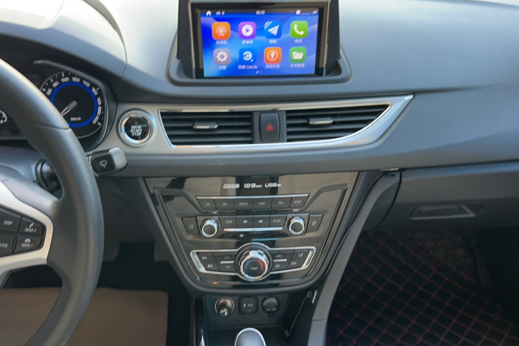 长安 悦翔V7 2016款 1.6L 自动乐享型 国V局部细节16