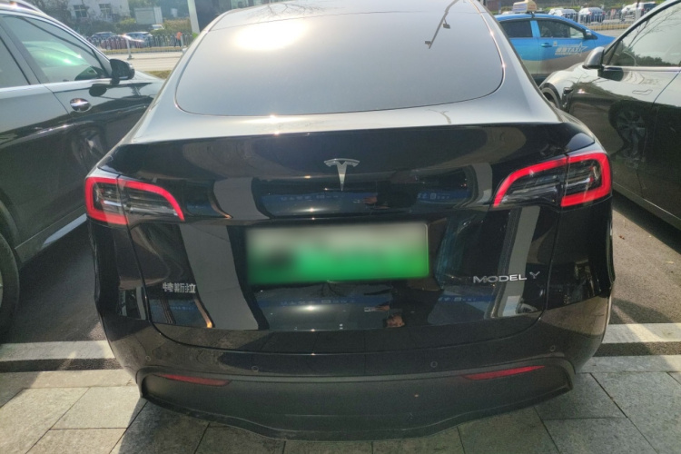 特斯拉 Model Y 2021款 标准续航后驱版车身外观6