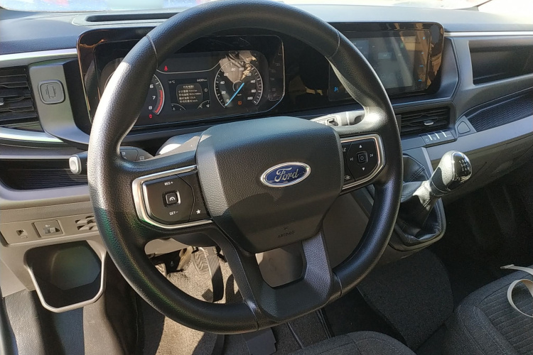 福特 全顺 2023款 2.0T汽油手动多功能商用车短轴低顶5/6座中控内饰13