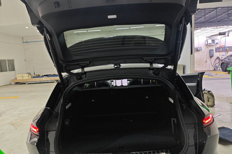 蔚来ET5T 2025款 冠军纪念版 100kWh Touring机舱底盘23