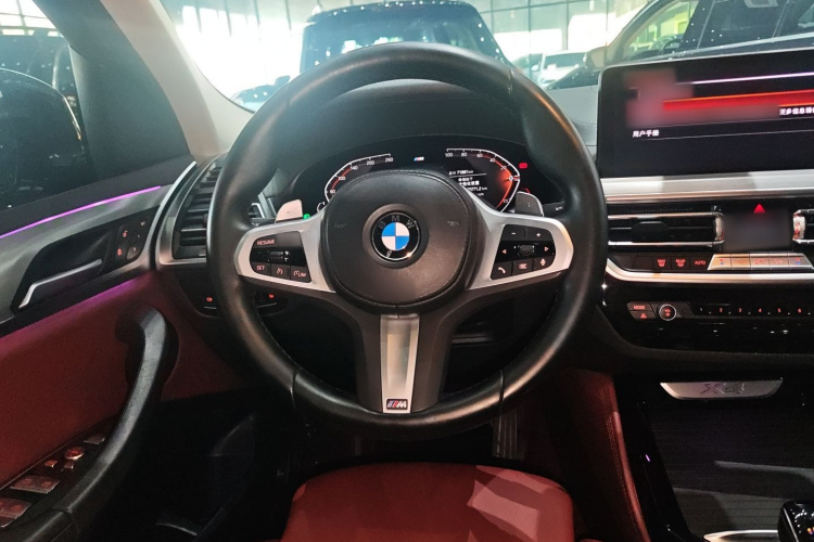 宝马X4 2022款 xDrive 25i M运动套装中控内饰13