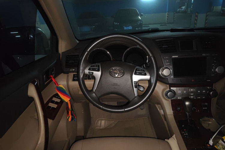 丰田 汉兰达 2012款 2.7L 两驱7座豪华版中控内饰13