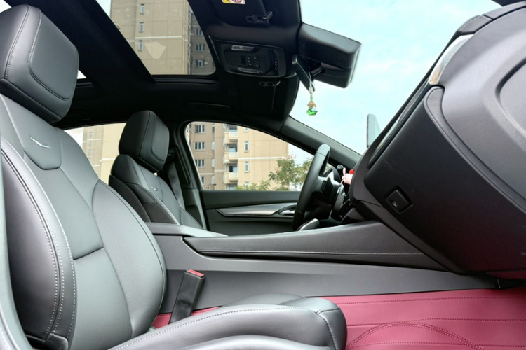 凯迪拉克CT5 2025款 28T 城市运动版中控内饰7007