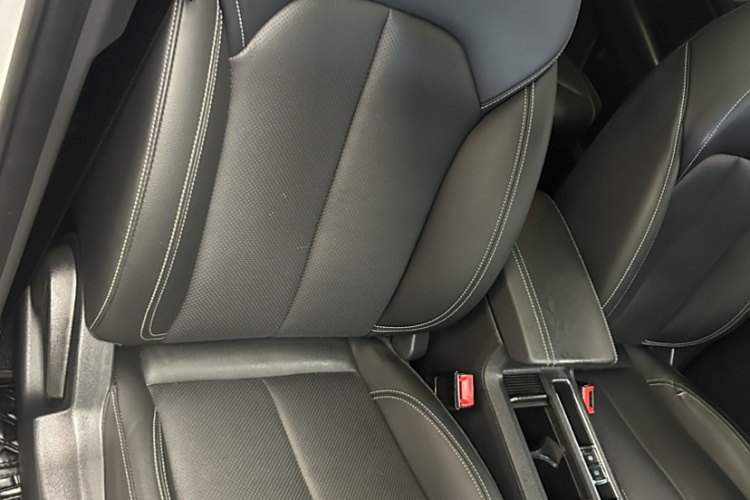 荣威RX5 2020款 20T 自动4G互联百万款中控内饰7009