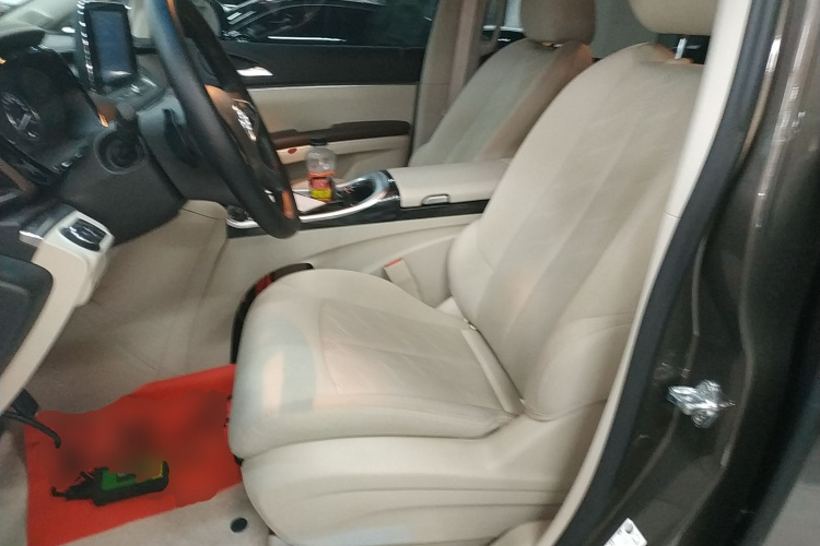 别克GL8 2022款 陆上公务舱 652T 舒适型中控内饰19