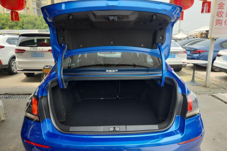 标致408 2019款 350THP 自动豪华版 国V中控内饰23