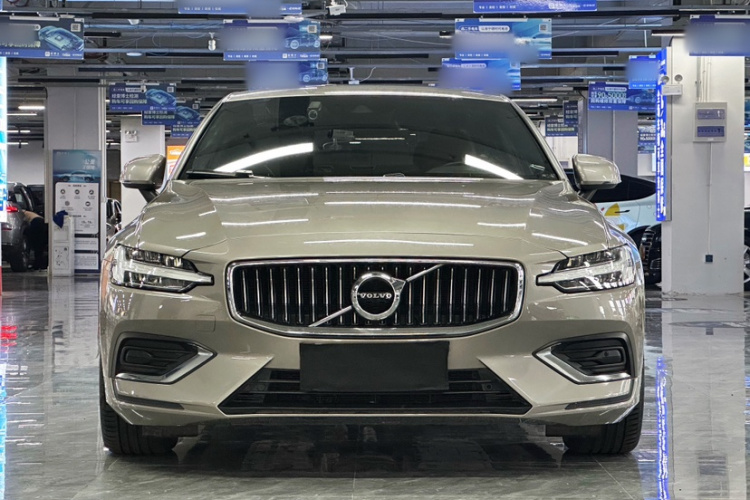 沃尔沃S60 2022款 B4 智逸豪华版车身外观6006