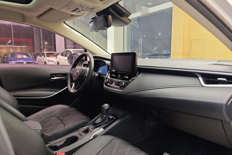 丰田 亚洲狮 2021款 2.0L 尊贵版中控内饰7015