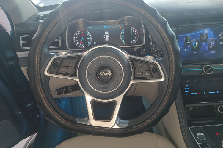 众泰 大迈X7 2017款 2.0T DCT至尊型中控内饰13