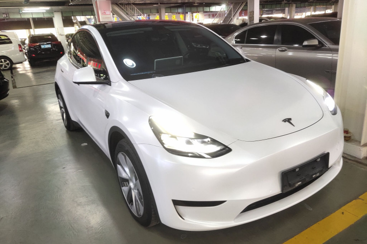 特斯拉 Model Y 2022款 改款 后轮驱动版车身外观3