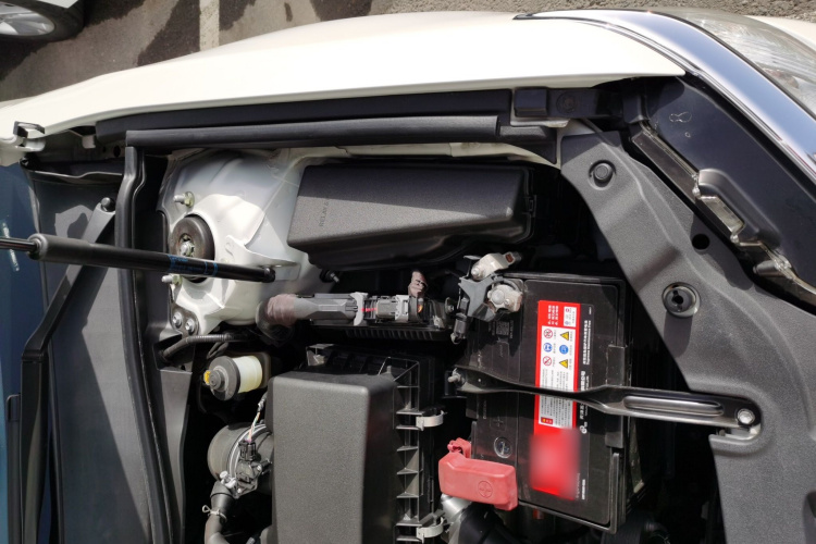 丰田 凯美瑞 2015款 2.0G 领先版局部细节9008