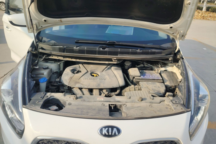 起亚 佳乐 2013款 2.0L 5座自动标准版 国IV机舱底盘24