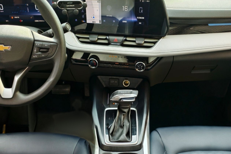 雪佛兰 科鲁泽 2023款 1.5L 双离合WOW惠享版中控内饰7008