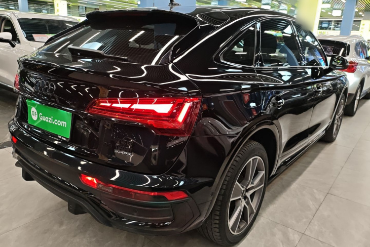 奥迪Q5L Sportback 2022款 改款 45 TFSI 豪华型车身外观7