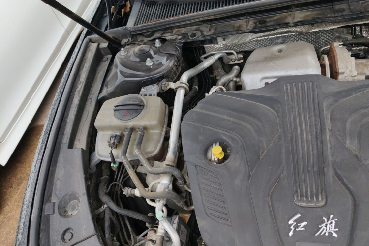 红旗H5 2023款 2.0T 自动智联旗畅版机舱底盘25
